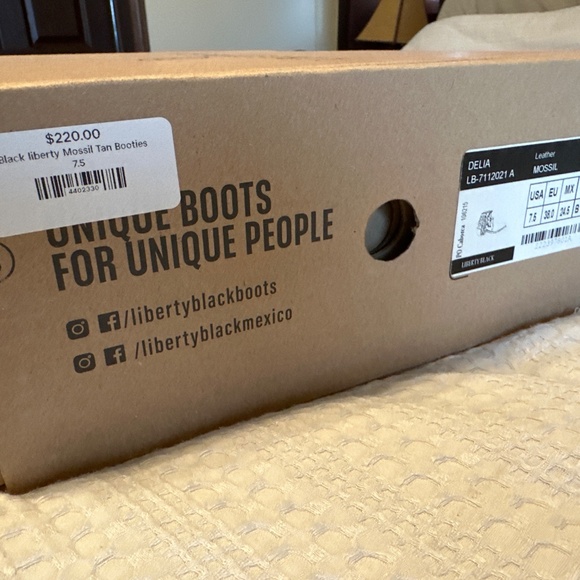 Liberty Black Mossil Tan Booties 7.5 - Picture 6 of 6